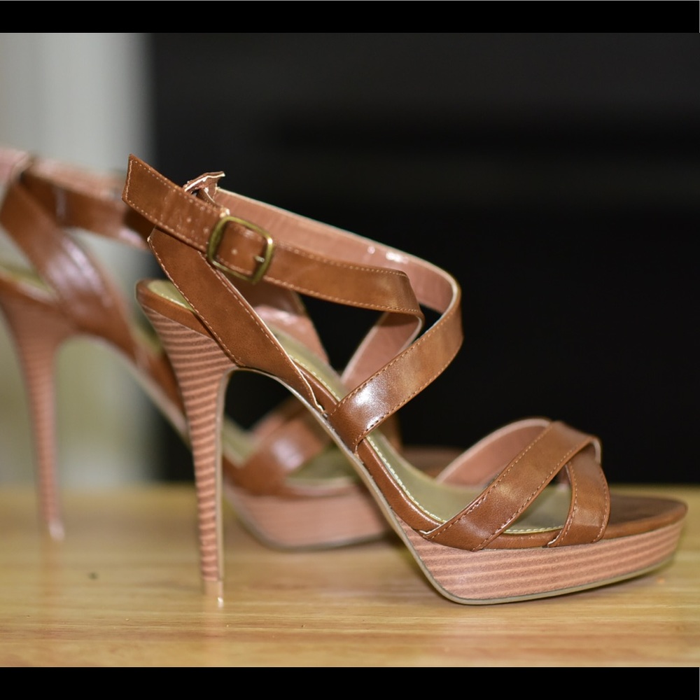 Diba Tan heels